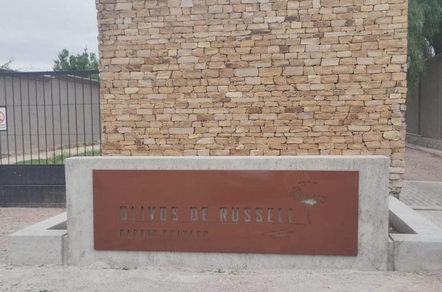 Foto de LOTE EN VENTA – BARRIO OLIVOS DE RUSSELL, imagen 1