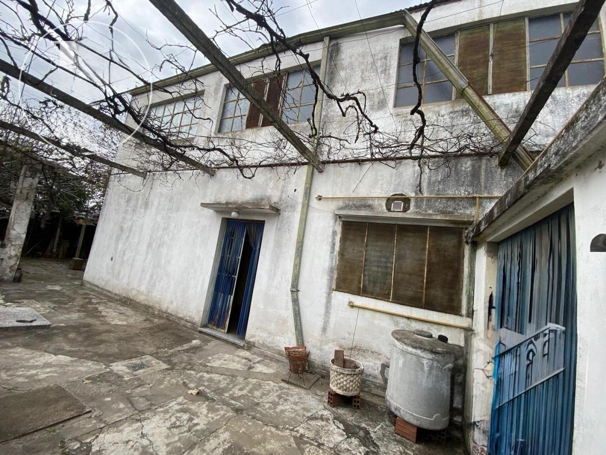 Foto de Lote con 2 casas a reciclar/demoler sobre Avenida 13- La Plata, imagen 3