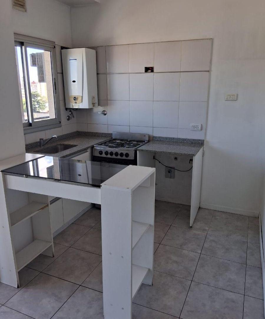 Foto de Departamento de 45 m² con 2 Ambientes en Alquiler en Lanús Este, imagen 2