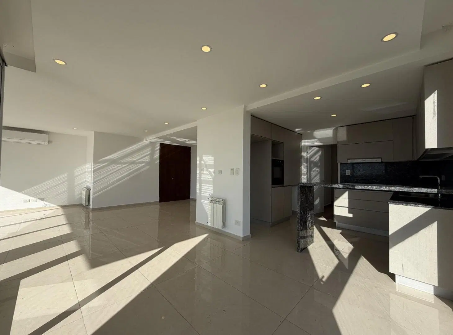 Alquiler departamento 3 dormitorios en Fisherton View con amenities 2