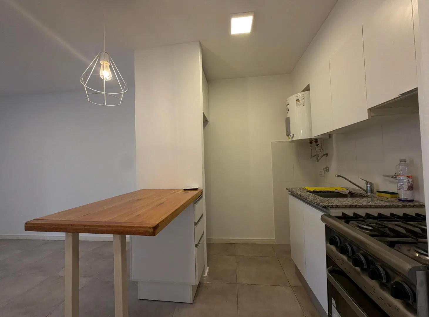 Departamento monoambiente en alquiler con amenities - barrio Lourdes, Rosario 4