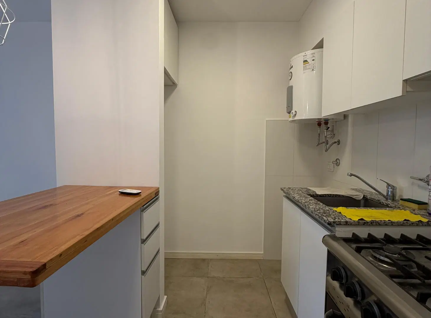 Departamento monoambiente en alquiler con amenities - barrio Lourdes, Rosario 3