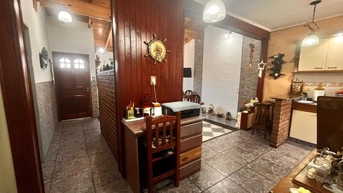 Foto de CASA EN VENTA DOS PLANTAS CON FONDO LIBRE COCHERA PARA DOS AUTOS IDEAL, imagen 3