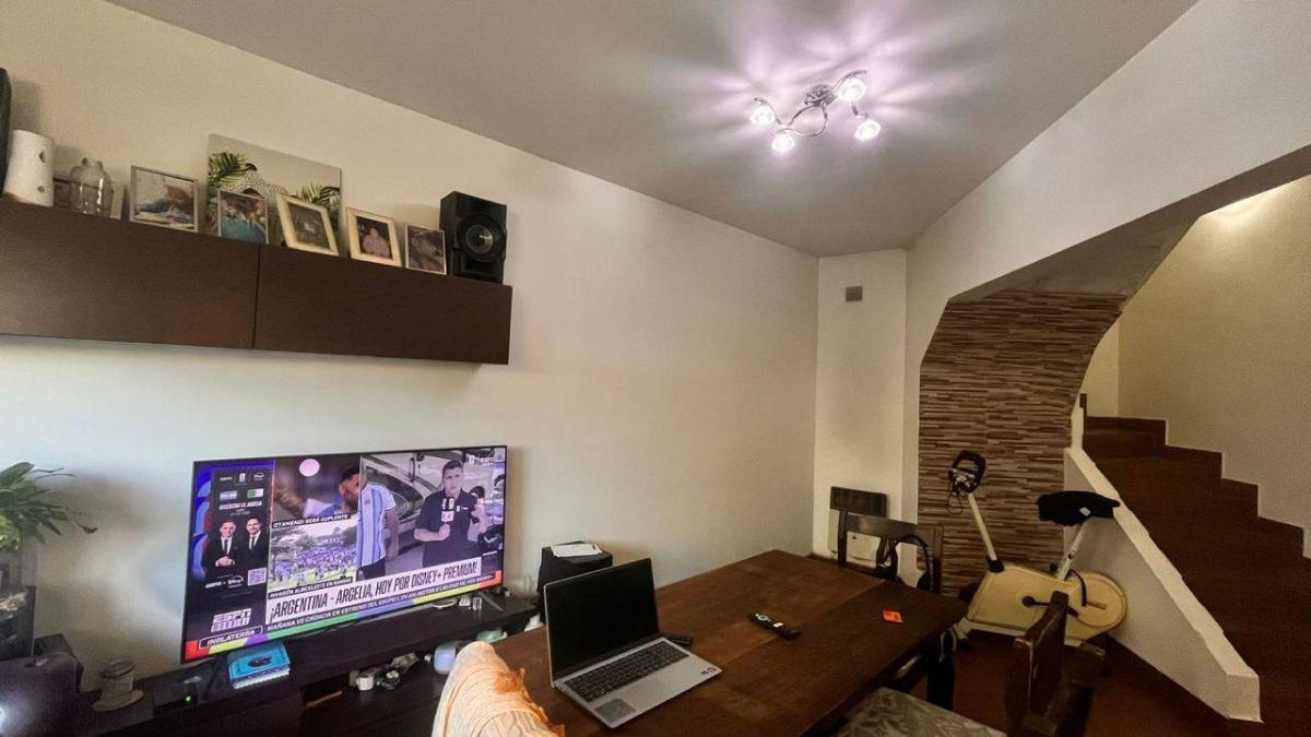 Foto de departamento tipo duplex de cuatro ambientes con patio y cochera en, imagen 4