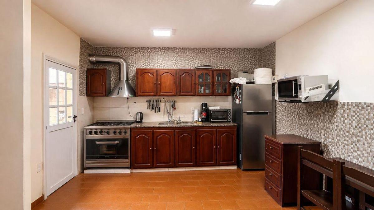 Foto de departamento tipo duplex de cuatro ambientes con patio y cochera en, imagen 1