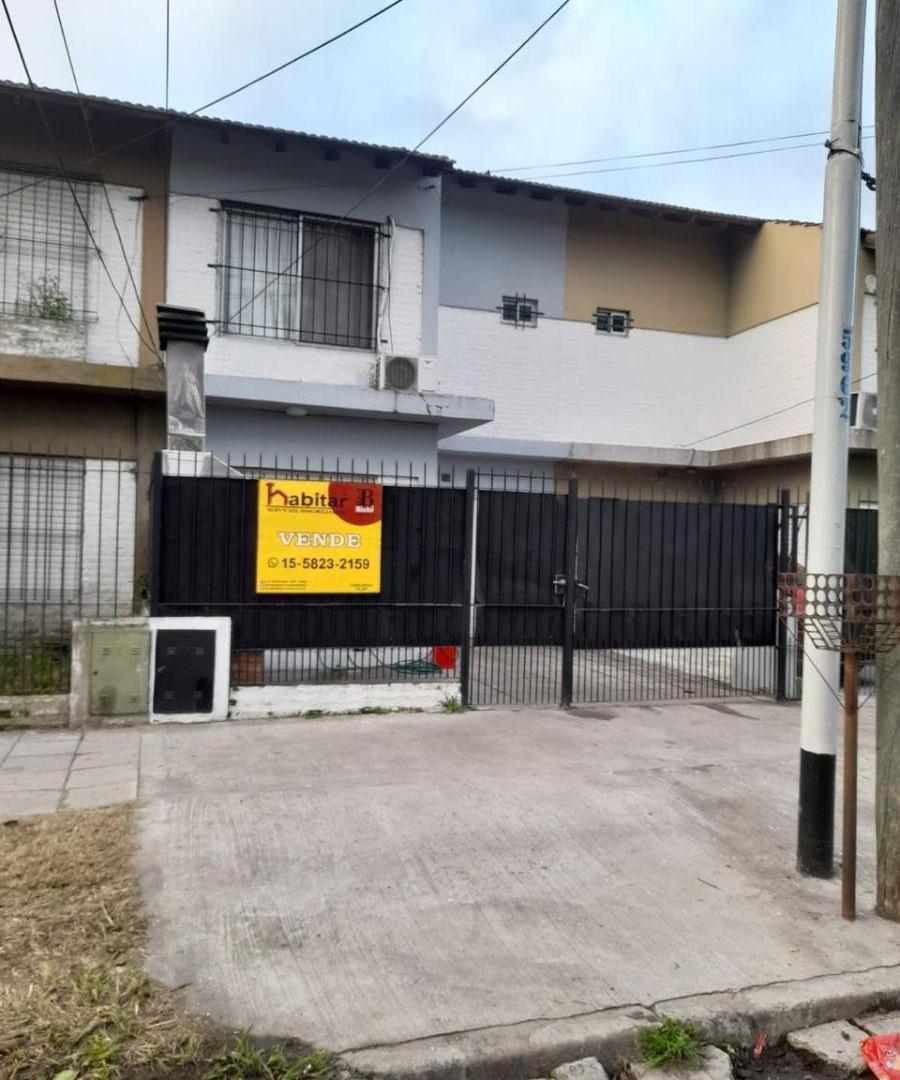 Foto de departamento tipo duplex de cuatro ambientes con patio y cochera en, imagen 3