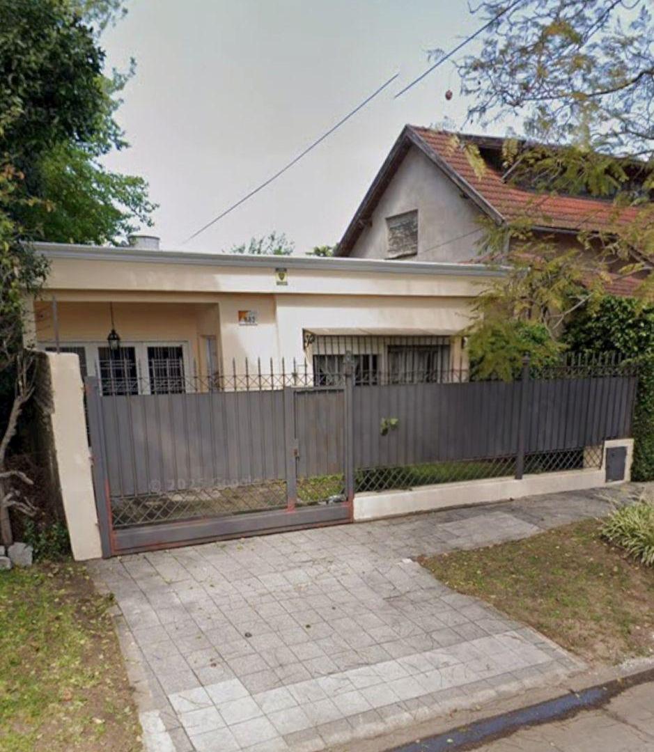 CASA EN VENTA EN BURZACO A POCAS CUADRAS DEL CENTRO