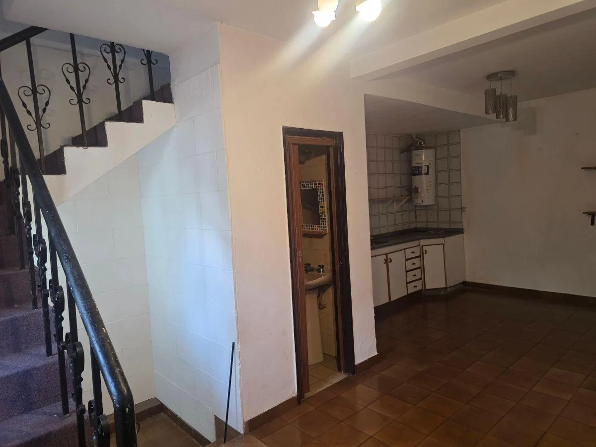 Foto de ALQUILER DE DÚPLEX EN EXCELENTE ZONA DE ADROGUÉ - NO PAGA EXPENSAS, imagen 3
