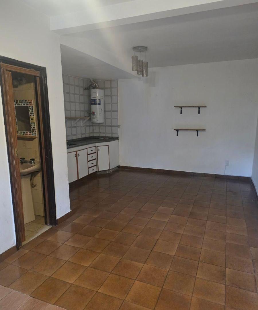 ALQUILER DE DÚPLEX EN EXCELENTE ZONA DE ADROGUÉ - NO PAGA EXPENSAS