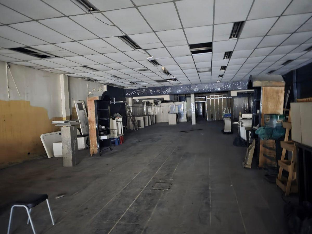 Foto de VENTA DE IMPORTANTE INMUEBLE, UBICADO EN PLENO CORAZÓN DE BURZACO SE, imagen 3