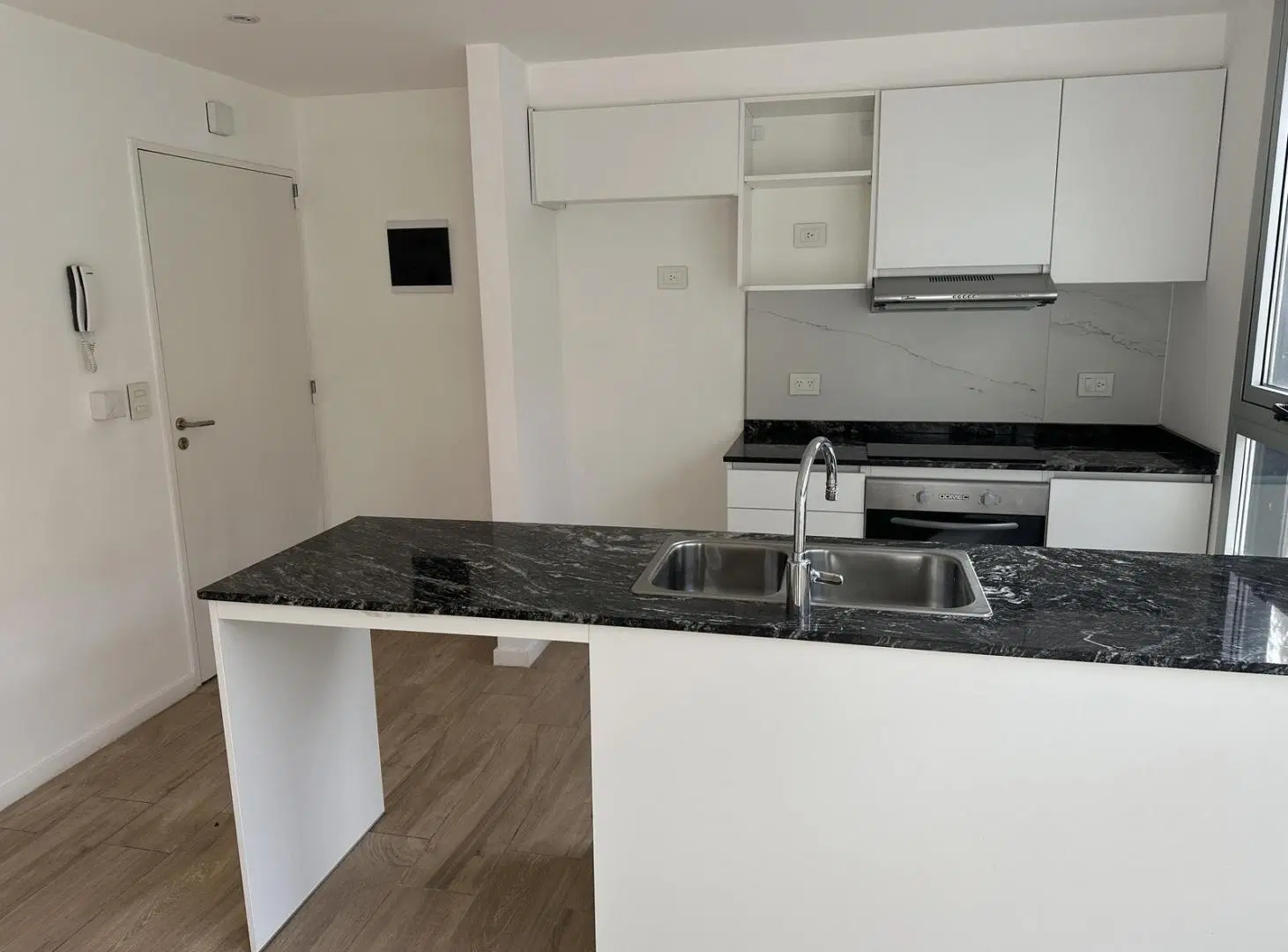 2 amb Alquiler en Nuñez, Cochera fija. 2 años de antig. Amenities 1
