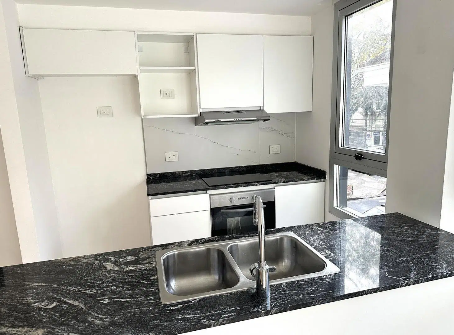 2 amb Alquiler en Nuñez, Cochera fija. 2 años de antig. Amenities 3