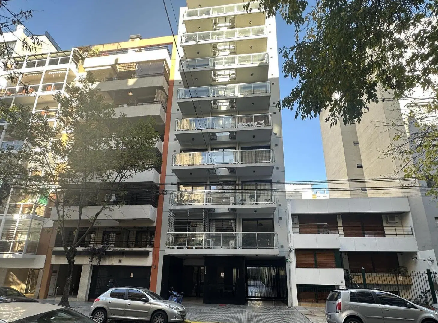 Ambiente, alquiler al frente a Estrenar. Edif categoría 3
