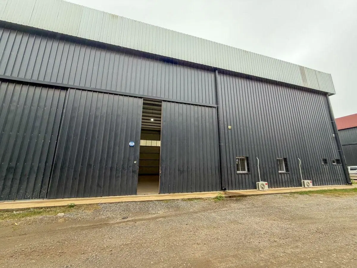 Bodega-Galpon de 600 m2 en Alquiler en Polo 52 5