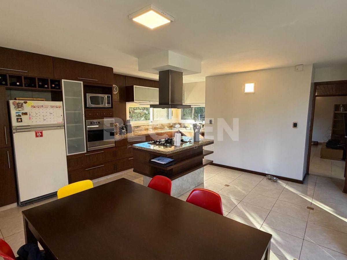 Foto de Casa En Venta En Chacras De La Villa. Moderna Y Luminosa, imagen 2