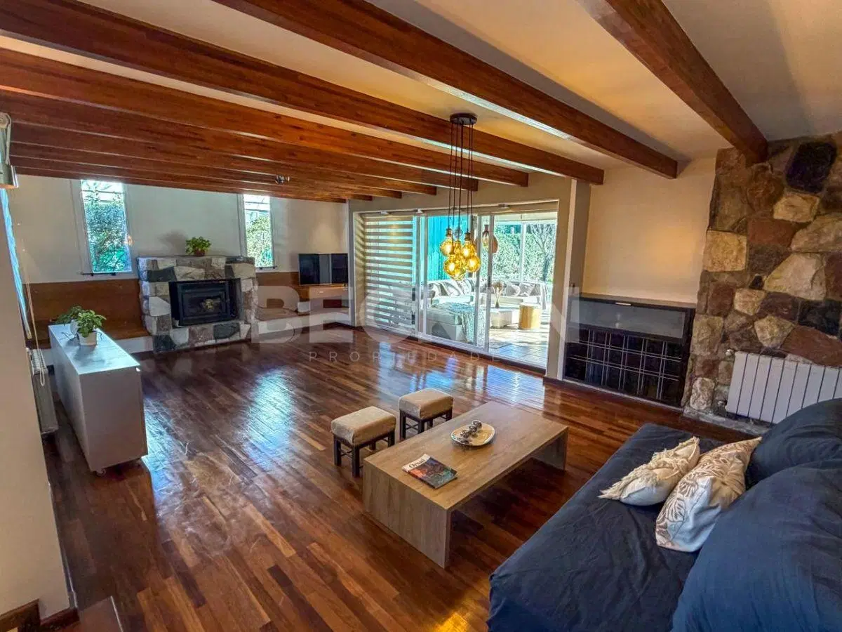 Casa En Venta En Chacras De La Villa. Moderna Y Luminosa 3