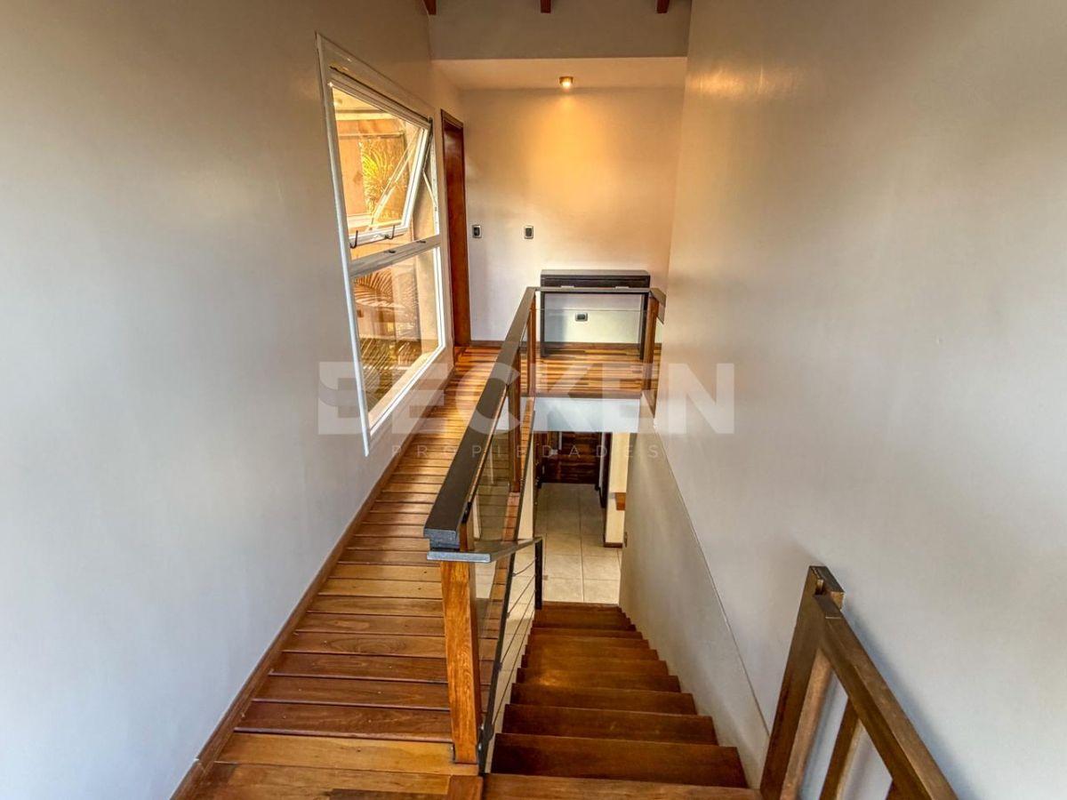 Foto de Casa En Venta En Chacras De La Villa. Moderna Y Luminosa, imagen 5