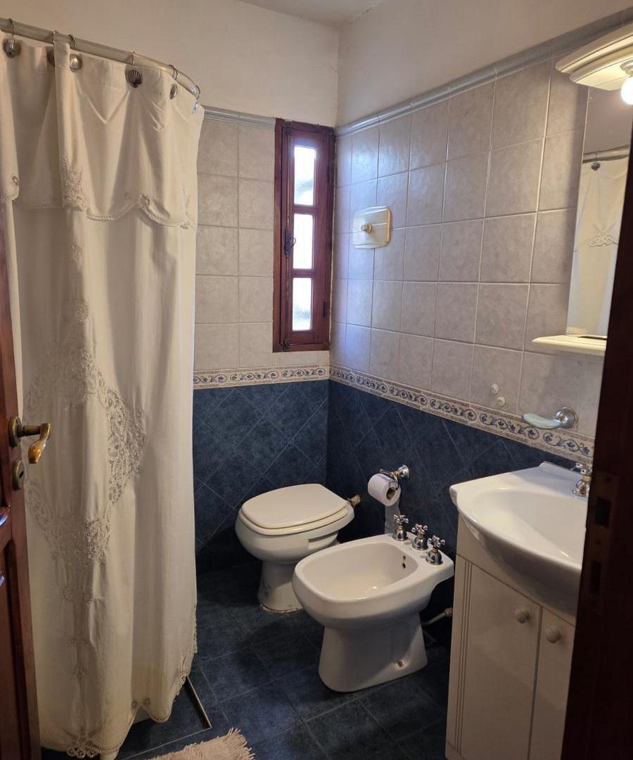 Foto de Venta Casa 4 Dormitorios en Alto Alberdi, 2 Plantas y QUINCHO, imagen 4