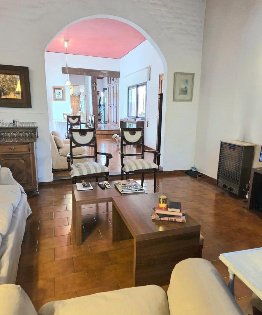 Foto de Venta Casa 4 Dormitorios en Alto Alberdi, 2 Plantas y QUINCHO, imagen 1
