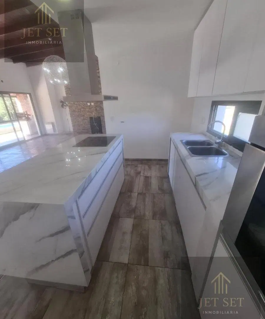 Casa en ALQUILER - VALLE DEL GOLF 5