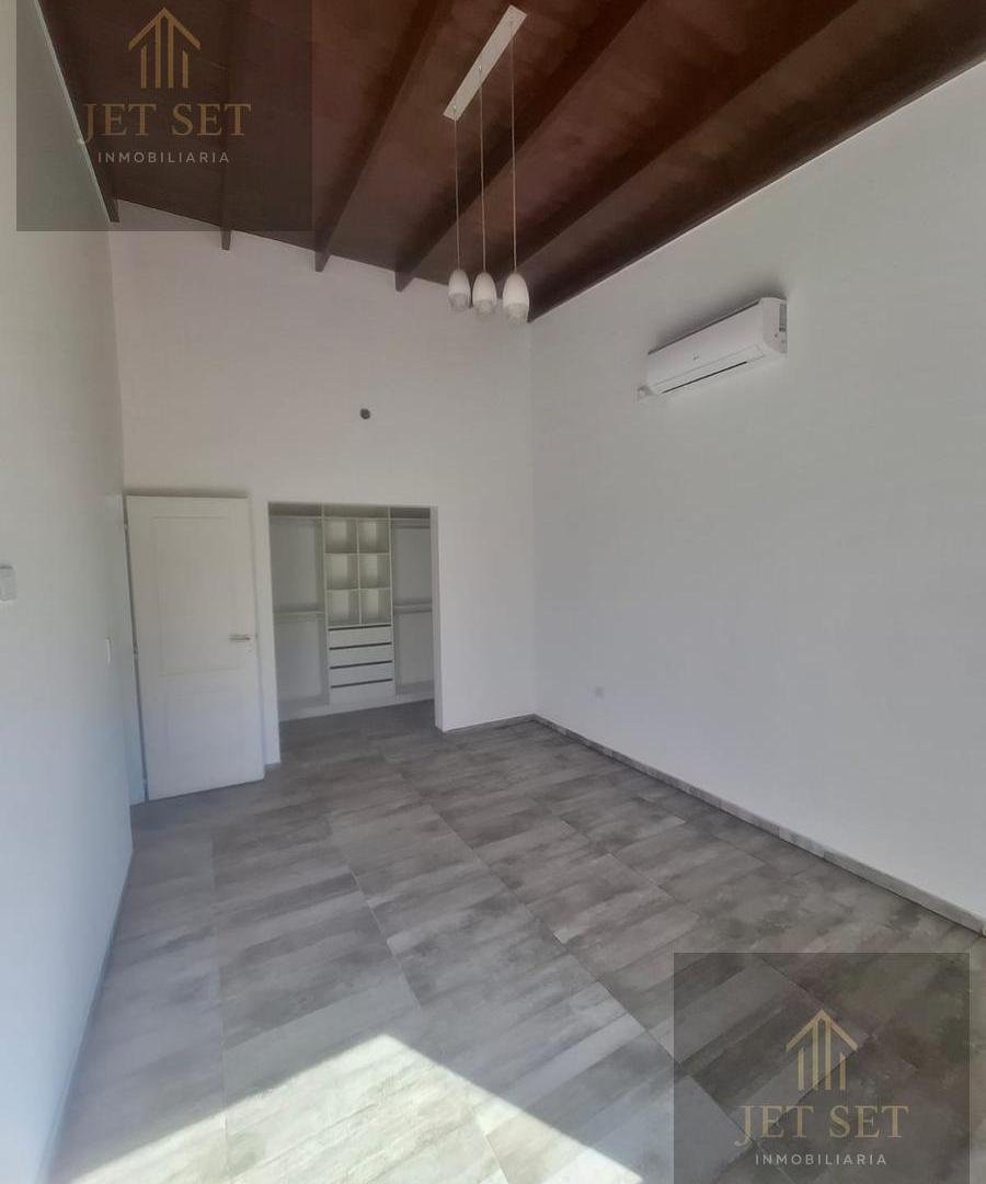 Foto de Alquiler Casa 3 Dormitorios en Valle Del Golf, con PILETA y SEGURIDAD, imagen 2