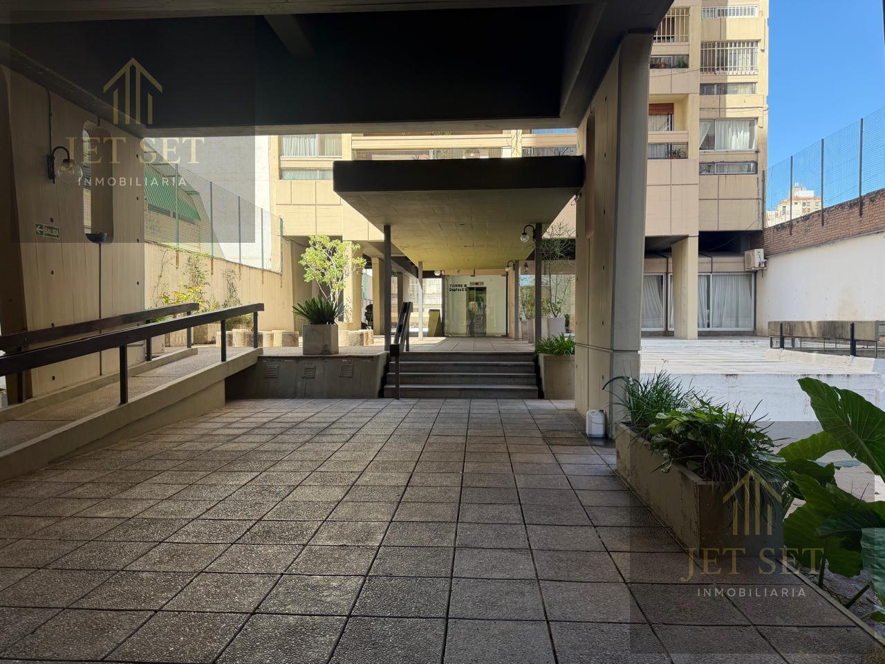 Venta Departamento 3 Dormitorios en Zona Centro con BALCÓN, SEGURIDAD y SUM