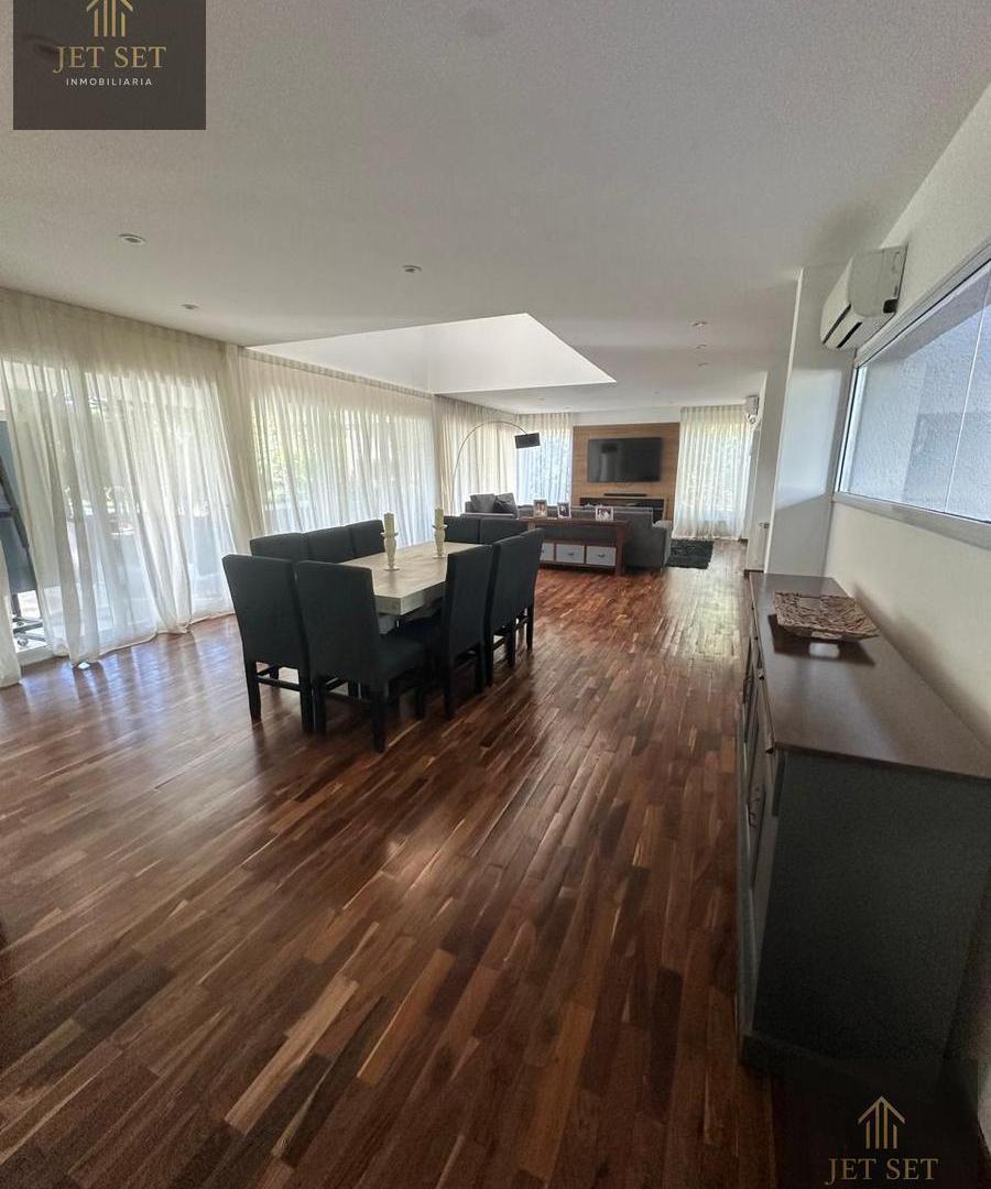Foto de Venta Casa 3 Dormitorios en Lomas de La Carolina, con QUINCHO y, imagen 4