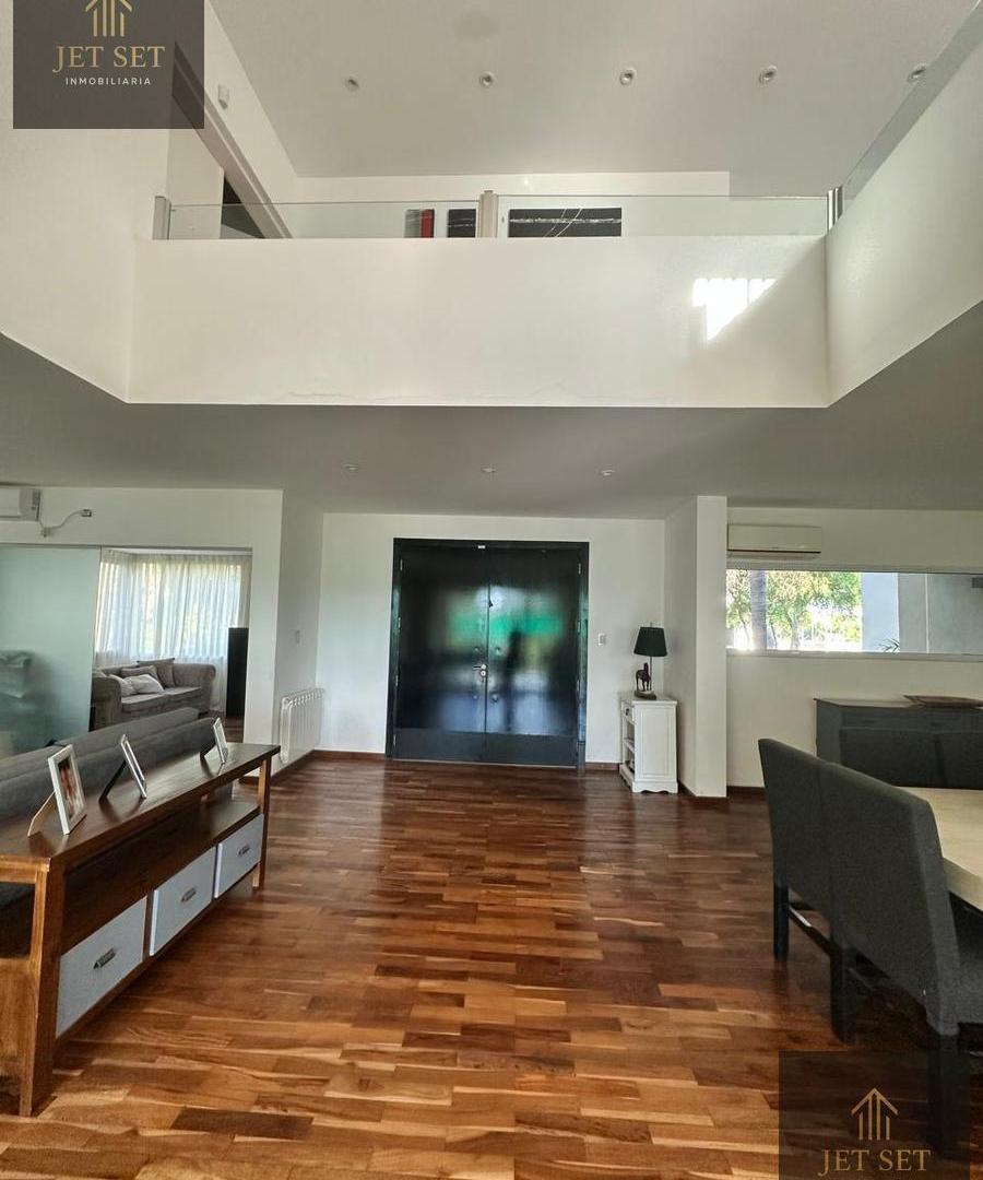 Foto de Venta Casa 3 Dormitorios en Lomas de La Carolina, con QUINCHO y, imagen 1