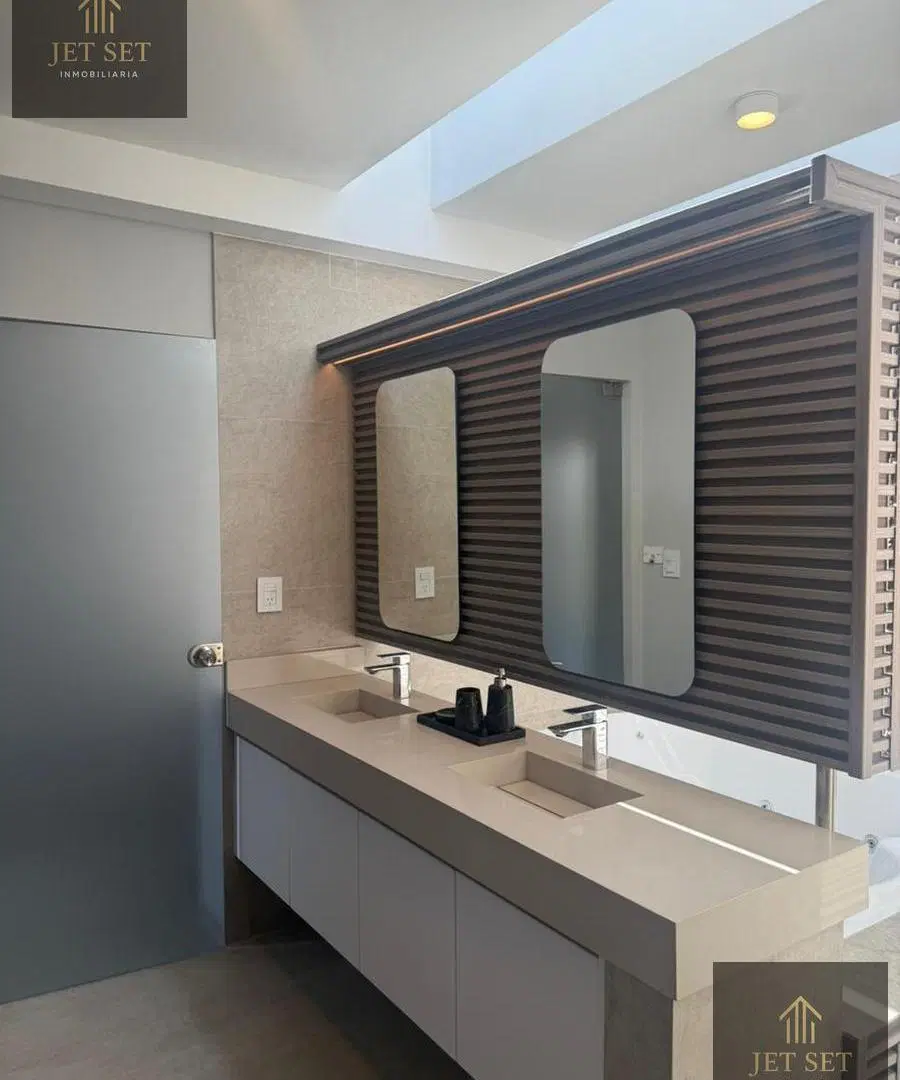 Casa VENTA AMOBLADA CAMPO DE VUELO con QUINCHO Y PILETA 1