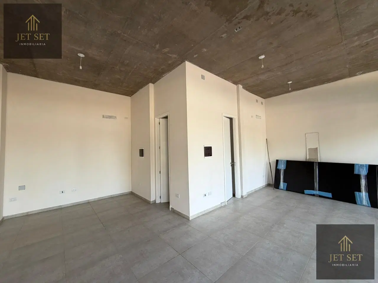VENTA | LOCAL COMERCIAL | BV LAS HERAS A ESTRENAR 4