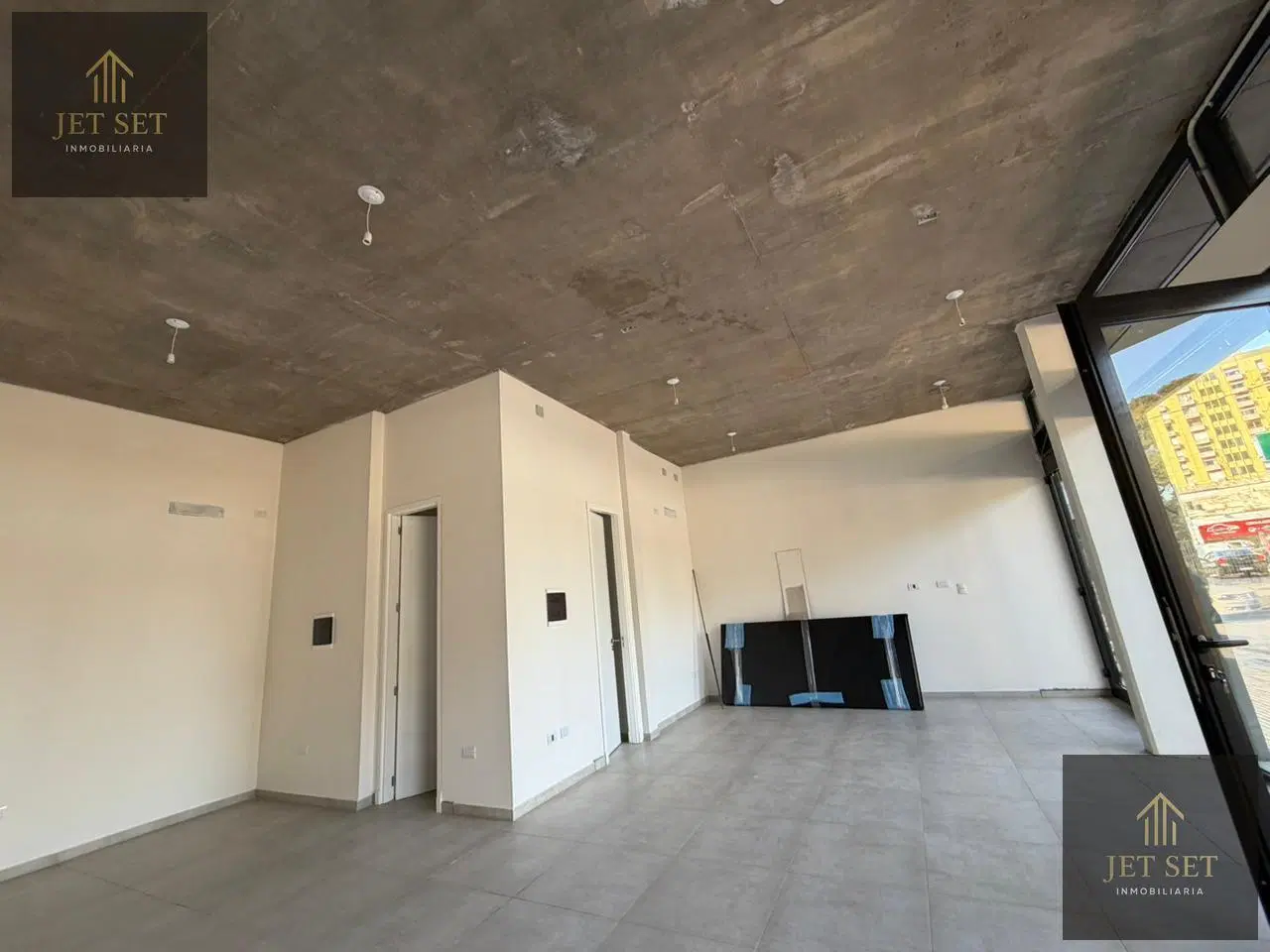 VENTA | LOCAL COMERCIAL | BV LAS HERAS A ESTRENAR 4