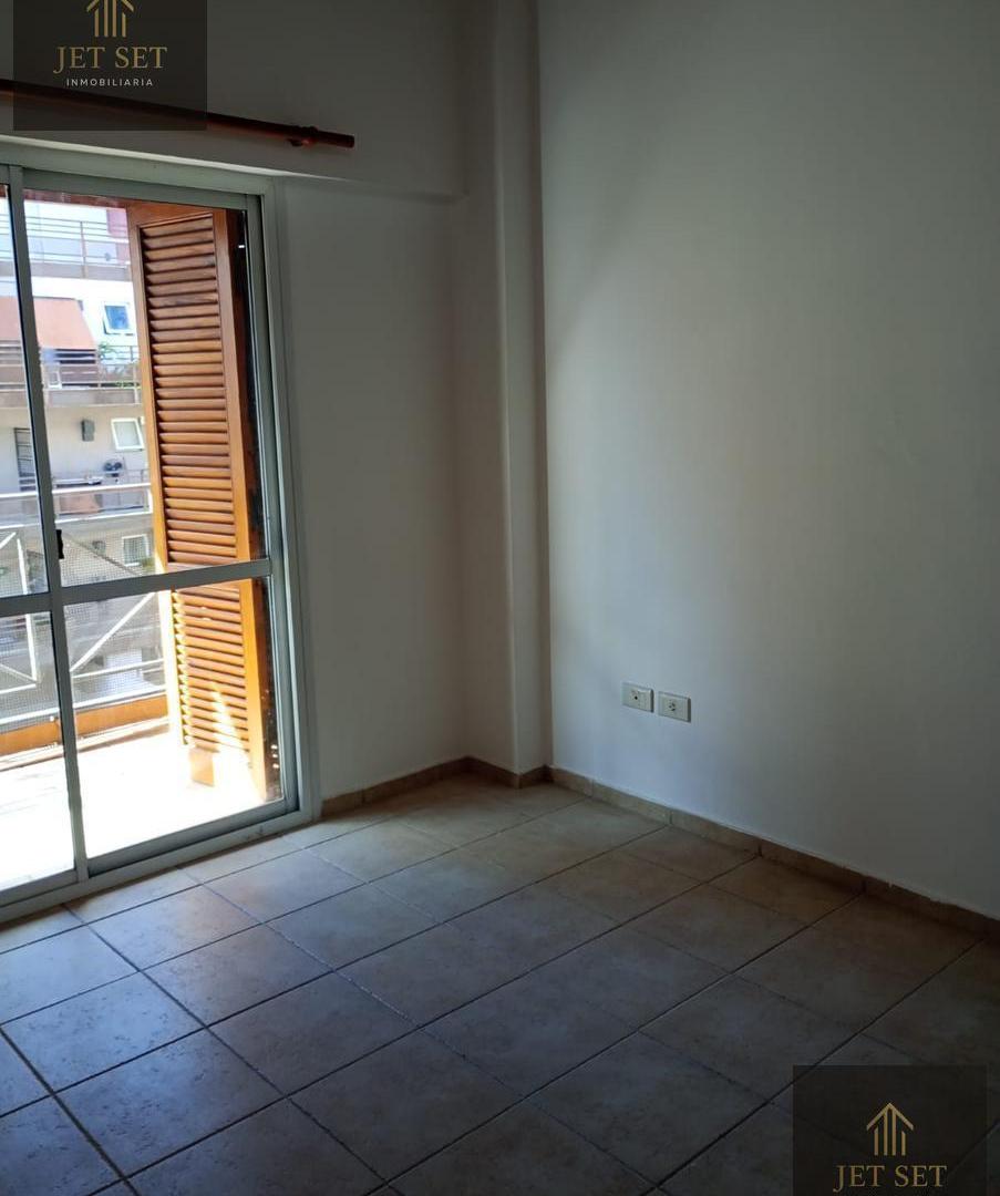 Foto de Alquiler Departamento 3 Dormitorios en Nueva Córdoba, 2 Plantas y, imagen 2