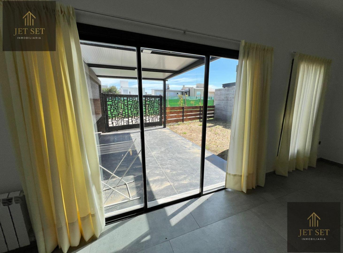 Foto de Alquiler Casa 2 Dormitorios en Siete Soles, con PATIO y COCHERA, imagen 3