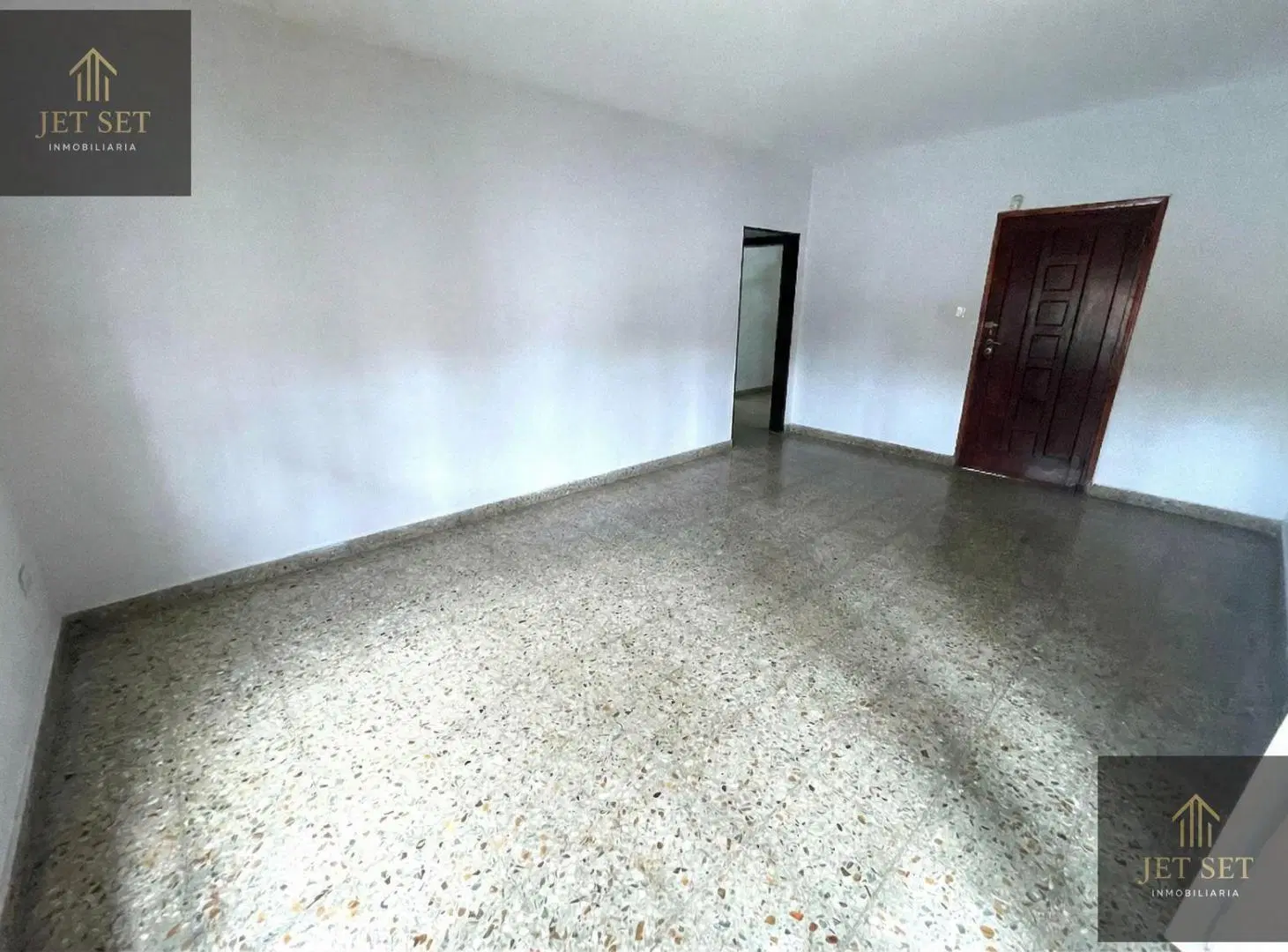 Venta Casa 3 Dormitorios en Barrio San Rafael, con PATIO e HIDROMASAJE 2