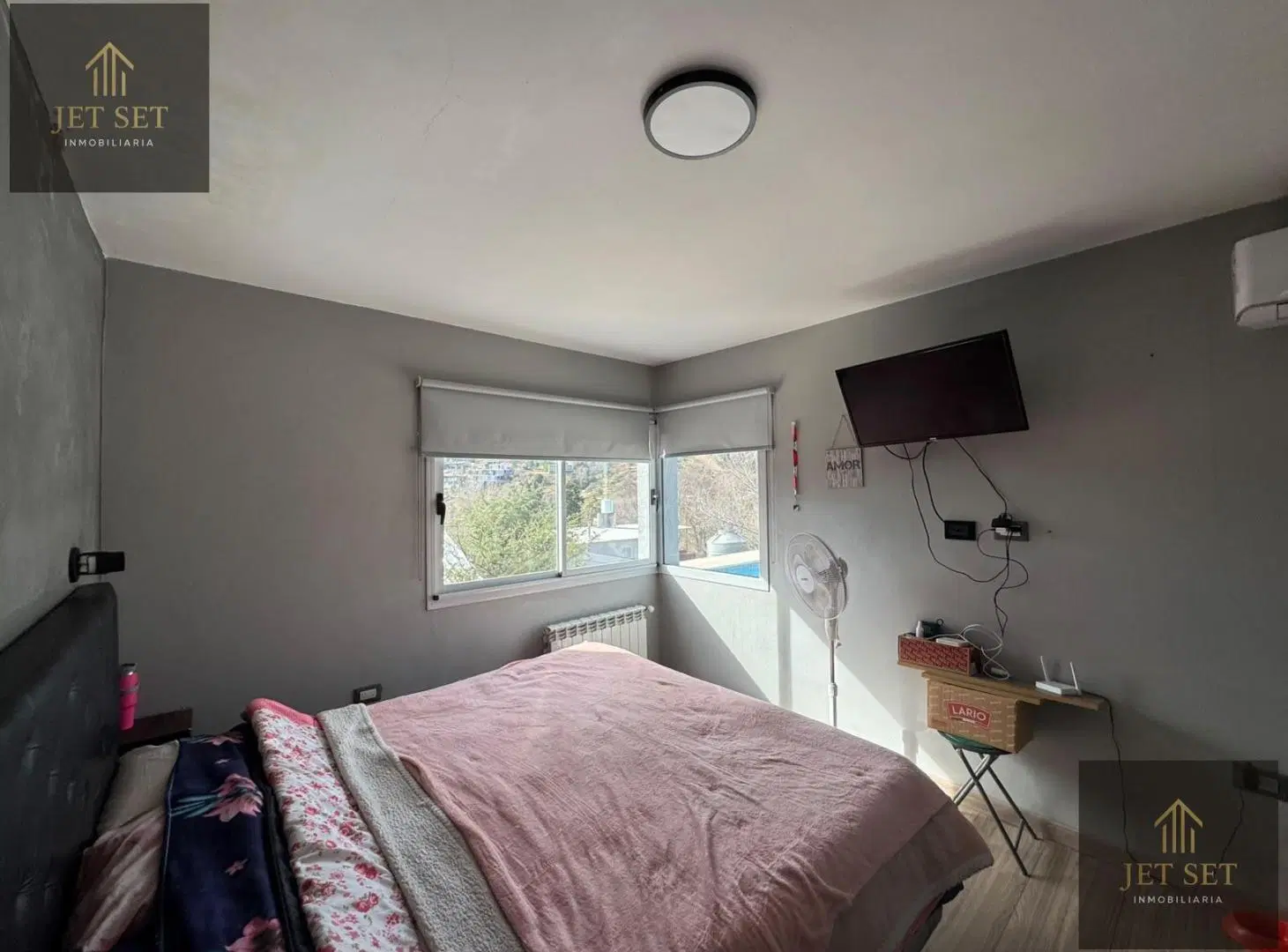Casa VENTA CARLOS PAZ CON PILETA FRENTE AL RIO 2