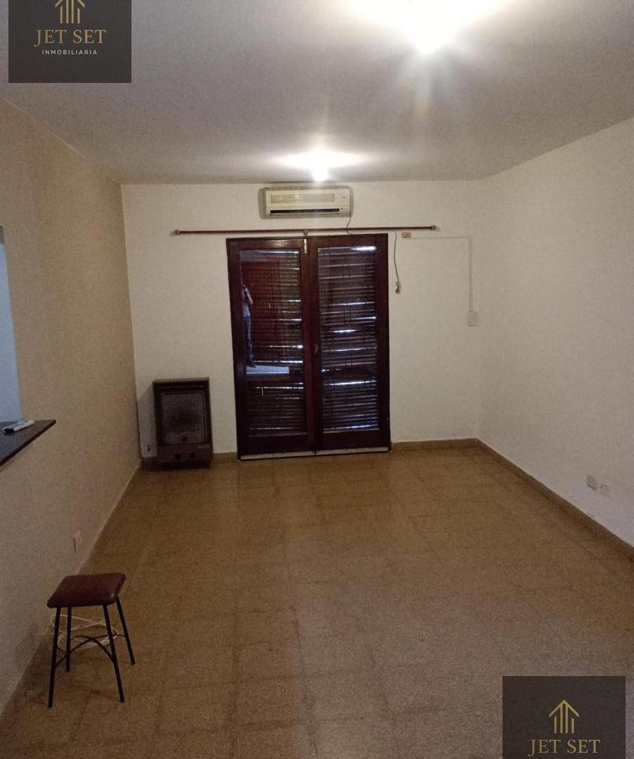 Foto de Venta Casa 3 Dormitorios en Juan XXIII, casa esquina con JARDÍN, imagen 2