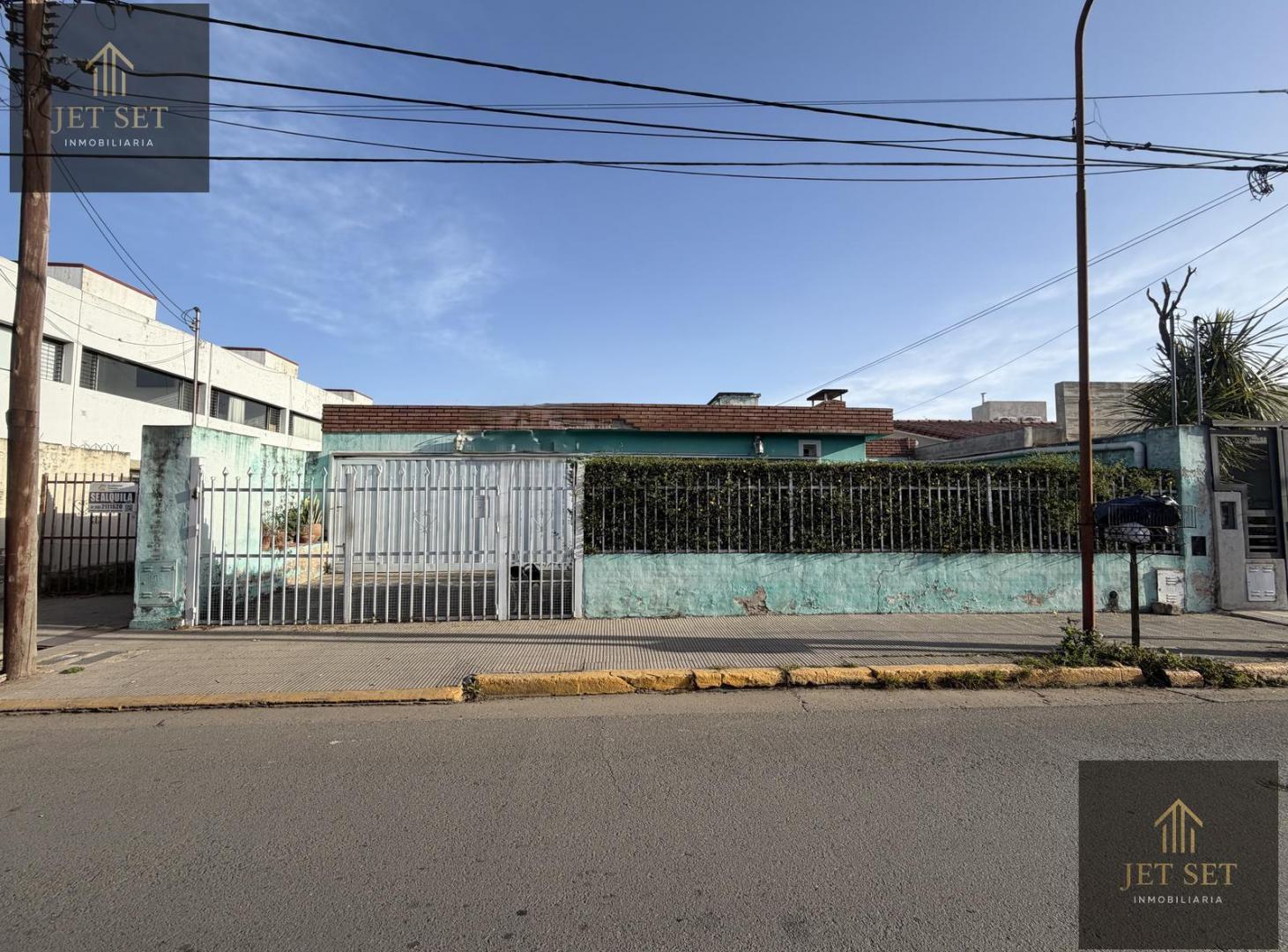 Foto de IDEAL DESARROLLISTA | VA. ALLENDE - CENTRO | Casa + Deptos en VENTA |, imagen 2