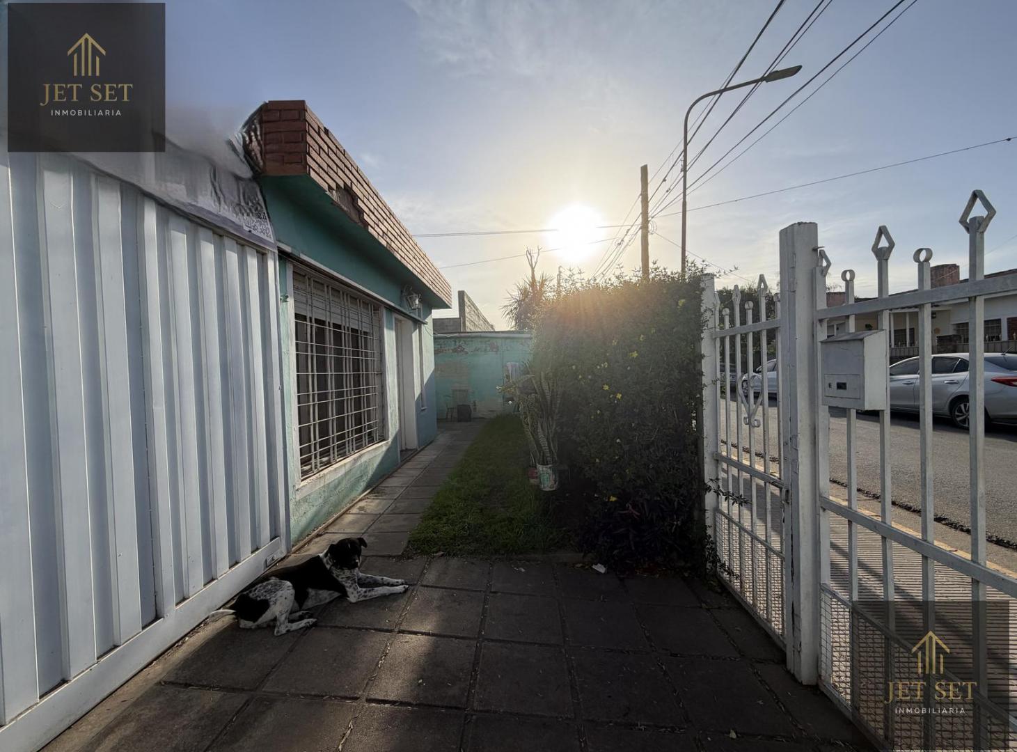Foto de IDEAL DESARROLLISTA | VA. ALLENDE - CENTRO | Casa + Deptos en VENTA |, imagen 4