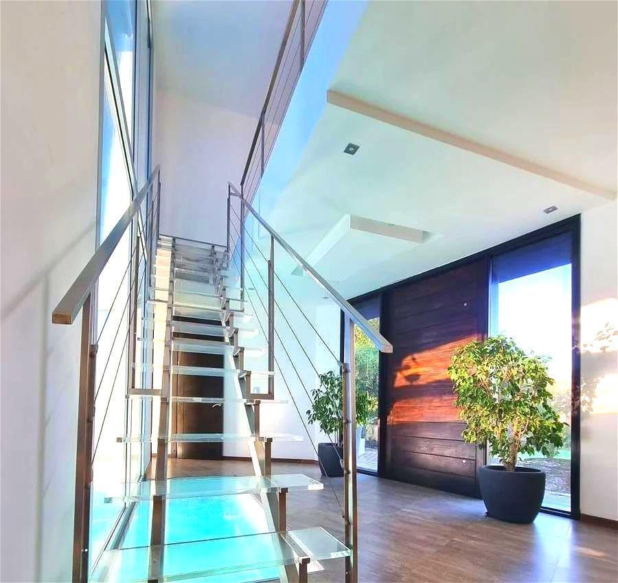 Casa En Venta En Valle Escondido, Diseño y Solidez