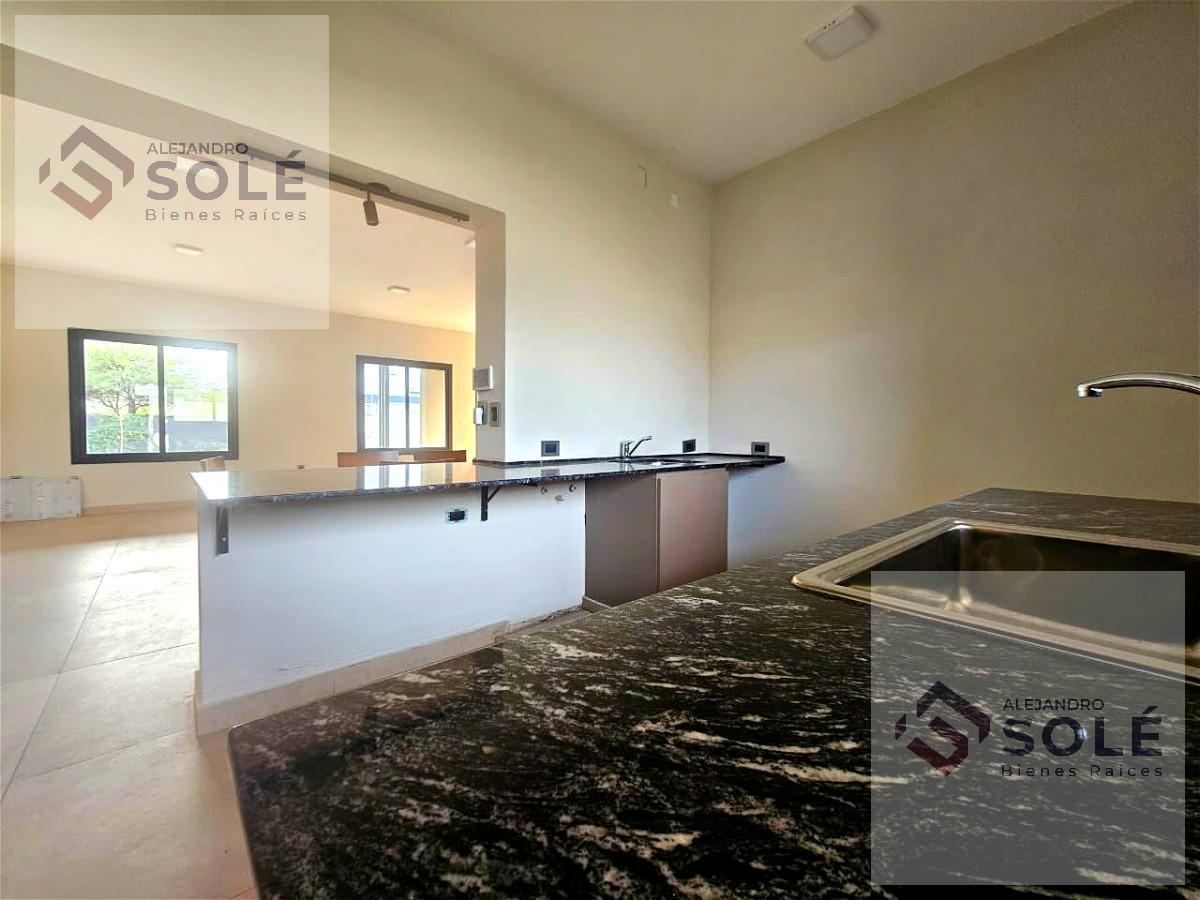 Foto de Casa a La Venta En Barrio Del Golf - Apto Credito, imagen 1