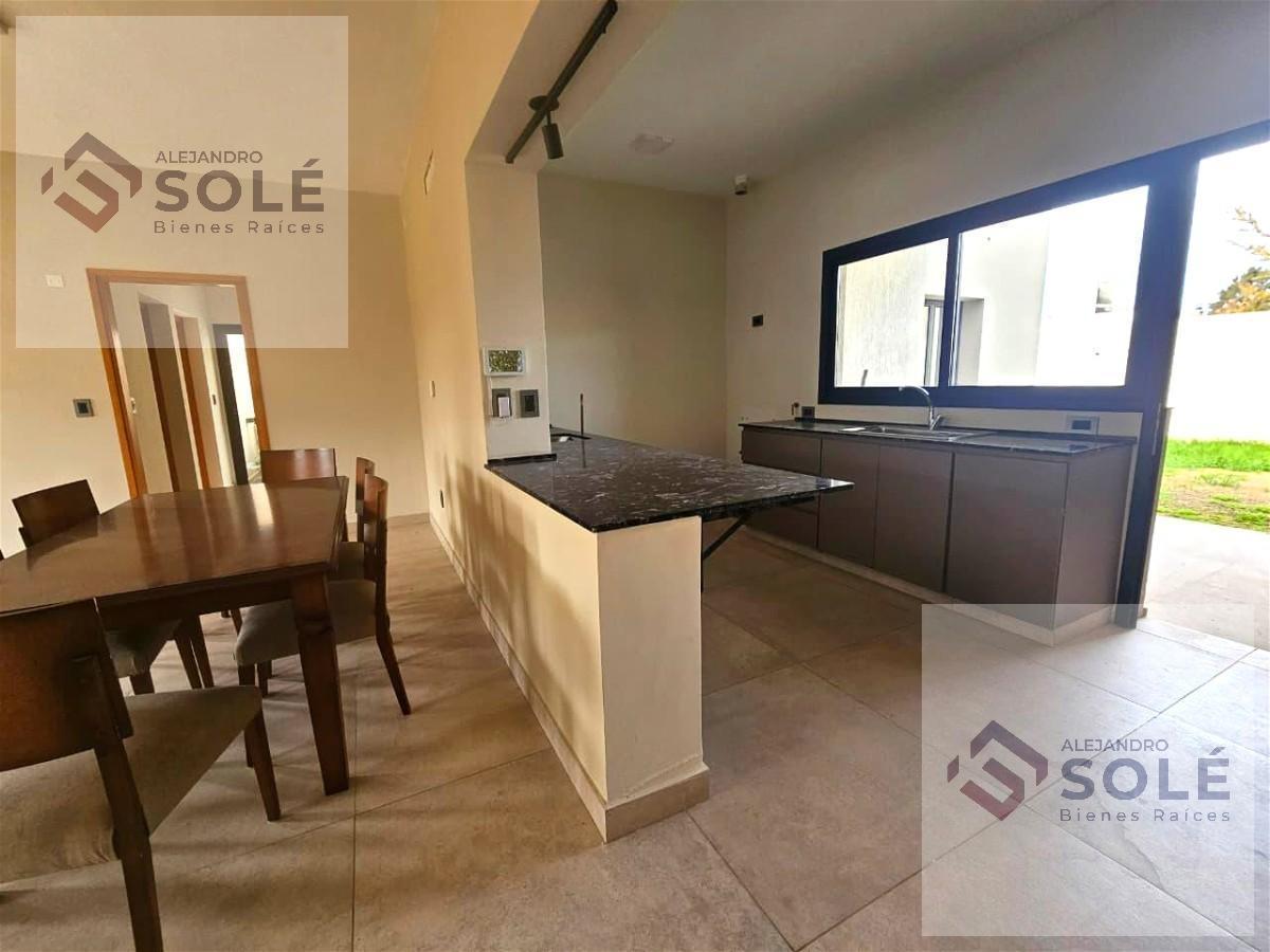 Foto de Casa a La Venta En Barrio Del Golf - Apto Credito, imagen 3
