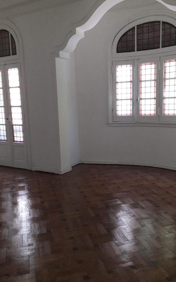 VENTA Piso exclusivo señorial Externo detalles de categoría Amplios ambientes Tres dormitorios