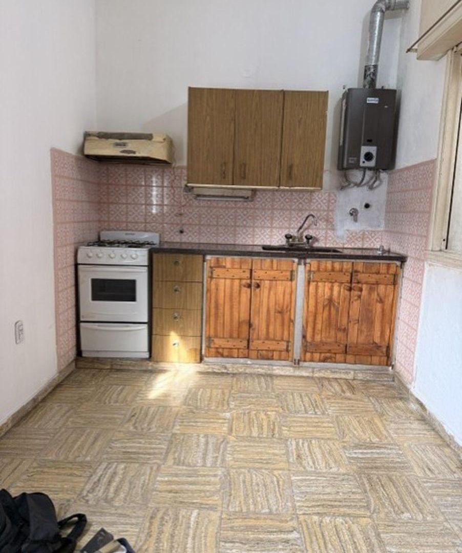 Foto de Casa de 75 m² con 1 dormitorio en venta en Echesortu, imagen 2