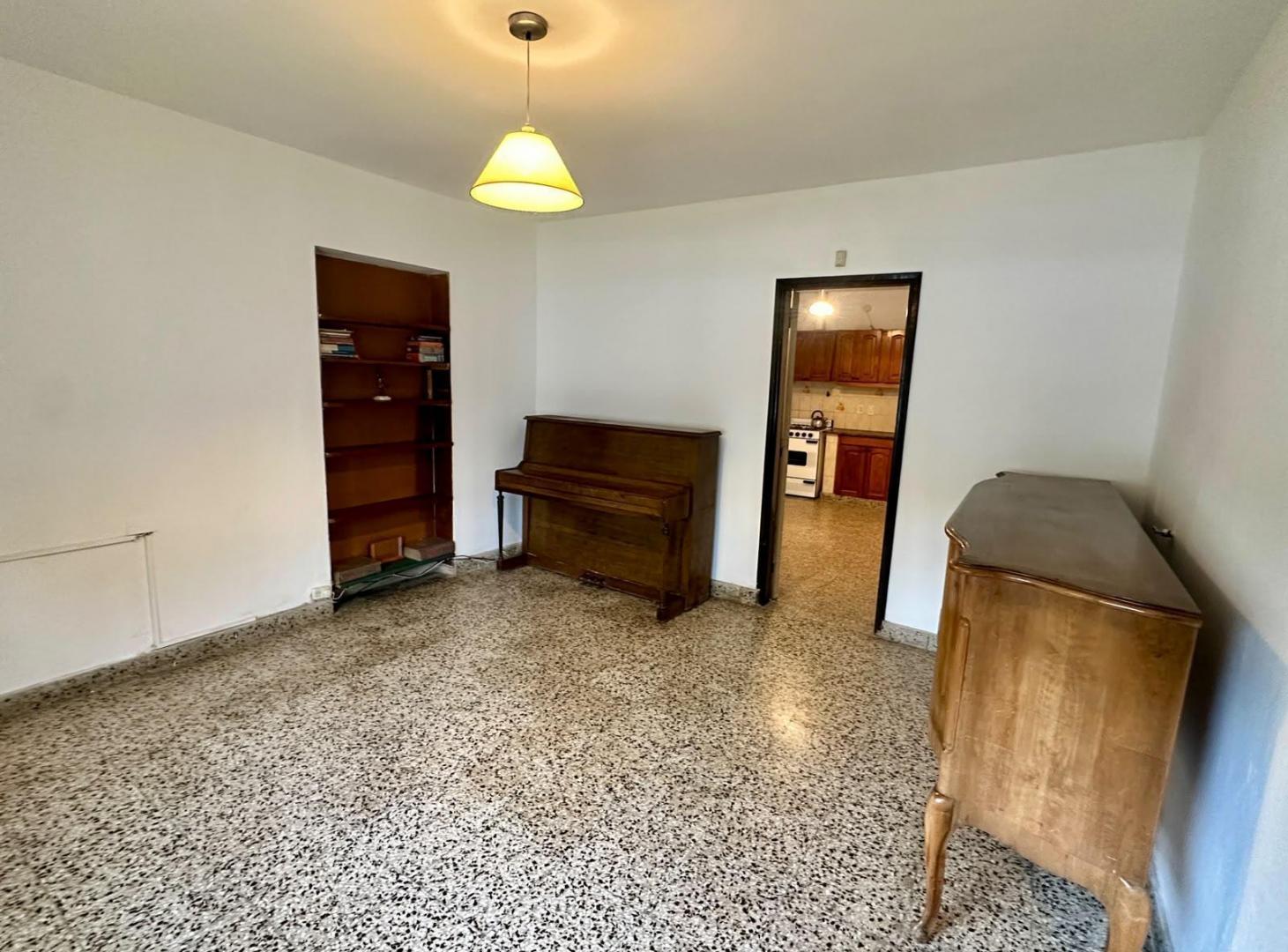 Foto de CASA DESOCUPADA CON PILETA + DPTO, imagen 3