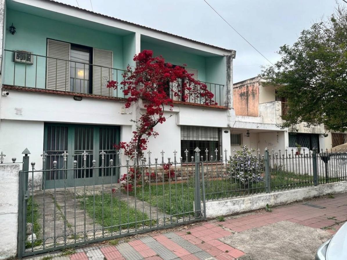 Foto de CASA DESOCUPADA CON PILETA + DPTO, imagen 2