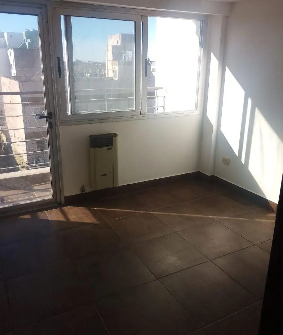 DPTO 2 AMB EN ALQUILER C/ COCHERA Y BALCON 4