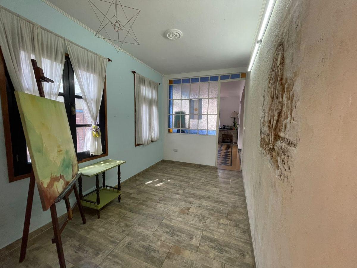 Foto de Casa de 352 m² con 4 dormitorios en venta en Ituzaingó Norte, imagen 4