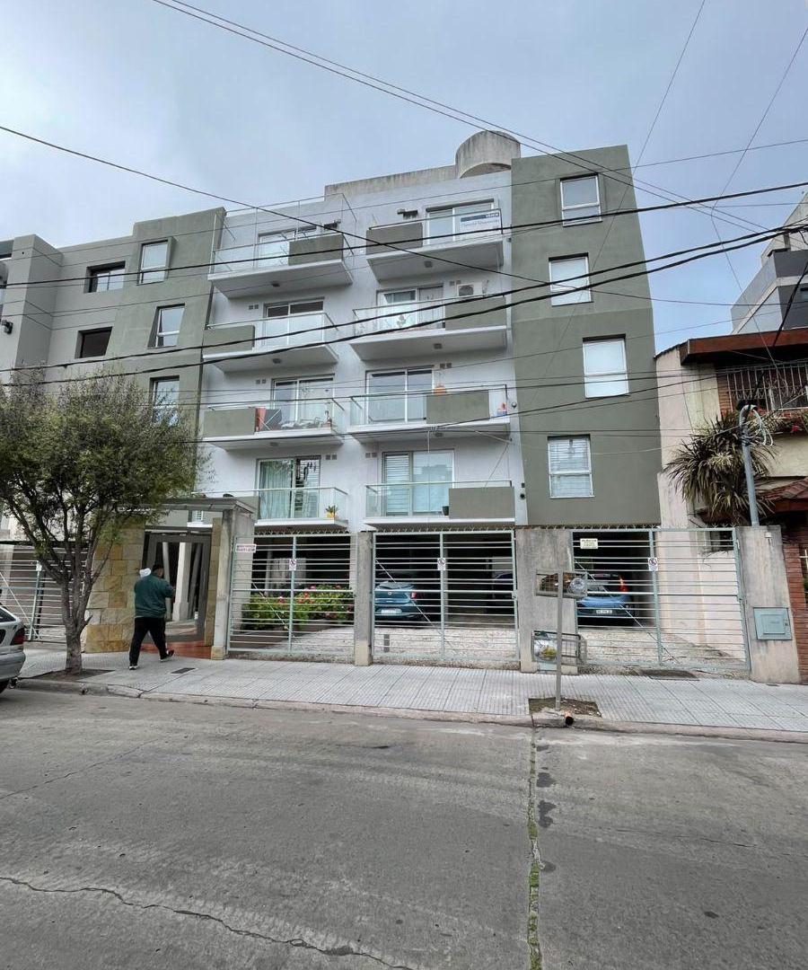 Foto de VENTA DEPARTAMENTO 2 AMB CON COCHERA CUBIERTA-CASTELAR SUR, imagen 4