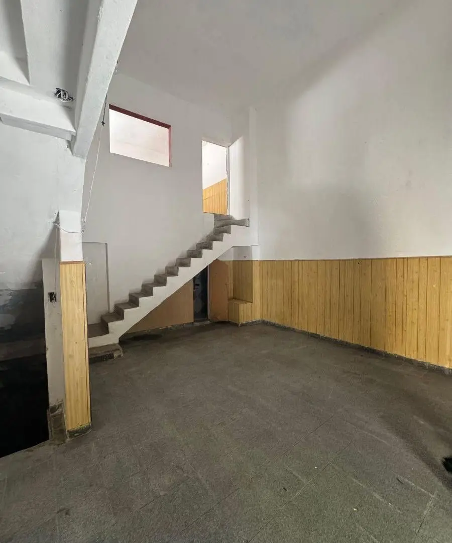 Local comercial en alquiler - zona mercado norte sobre calle oncativo 3