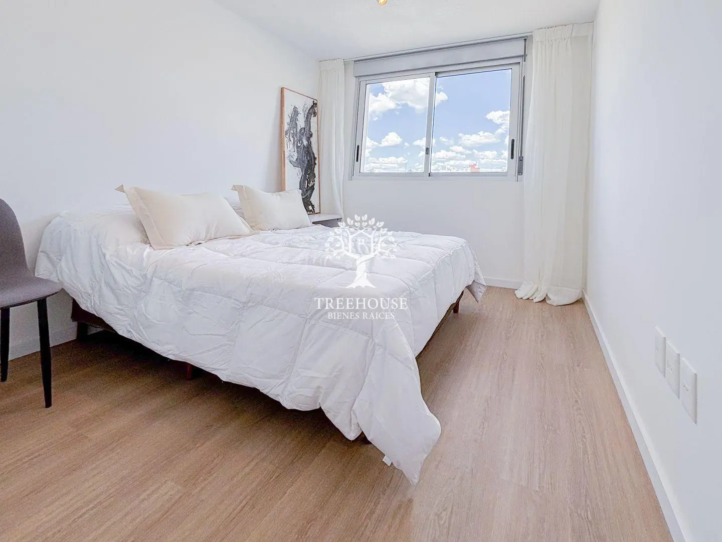 Apartamento de 2 dormitorios con terraza en Cordón 5